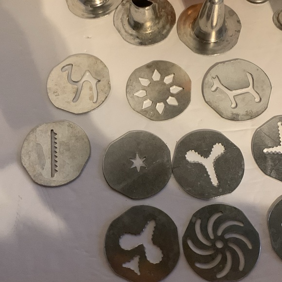 MIRRO, Vintage cookie press AND cookie/ cake decorator. SUPER CLEAN 🍪💖🍪💖 - Picture 4 of 8